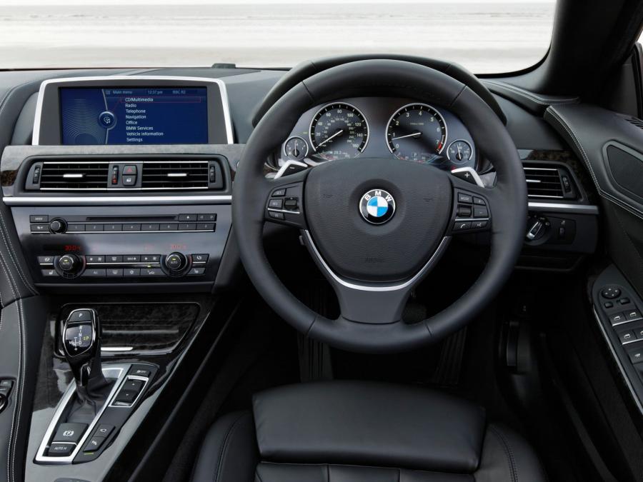  BMW 640i Convertible 2011 года  (UK) (фото 2 из 13)